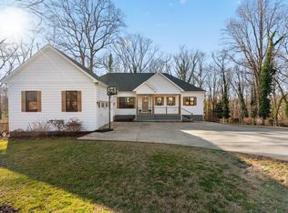 125 Woodland Dr, Greenville, SC 29617