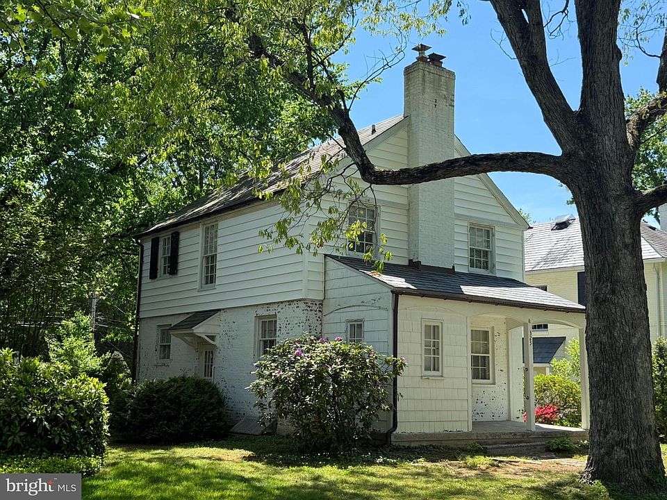 1st image of 323 Broadmoor Rd