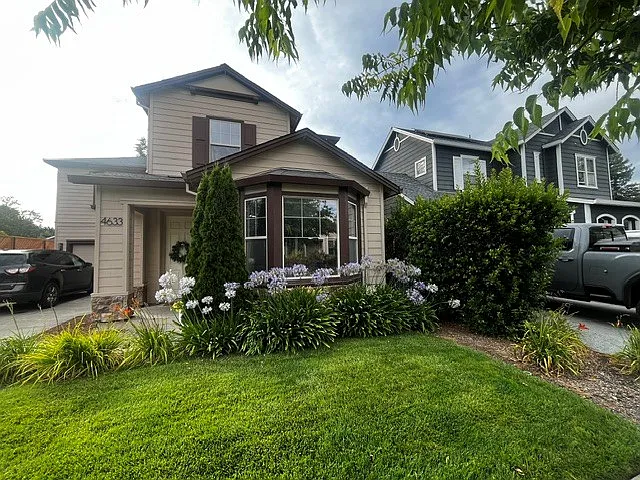 4633 Sorrento Way — Photo 1