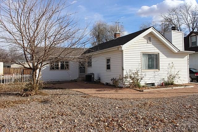 1st image of 834 Acero Ave