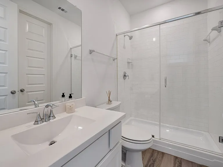 1429 Bluebonnet Ln — Photo 21