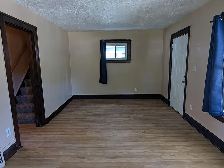 443 W Thornton St — Photo 8