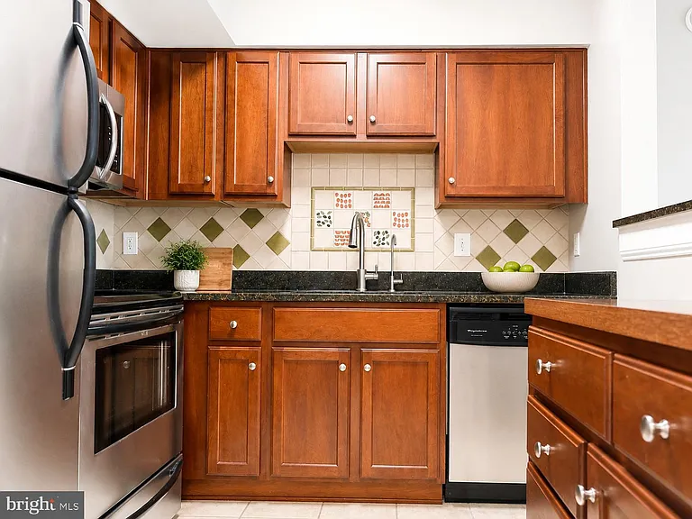 1001 N Randolph St #502 — Photo 7