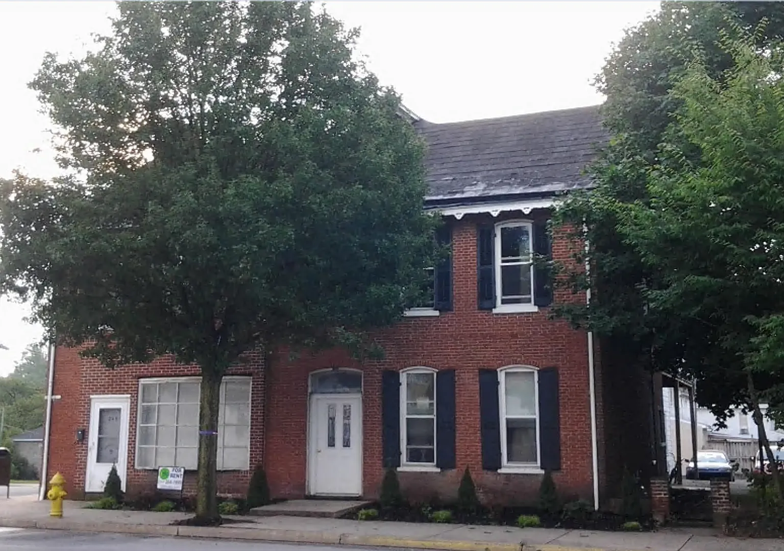 242 E King St — Photo 1