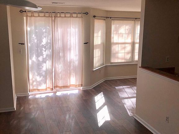 4th image of 1209 Liberty Sq Unit 11