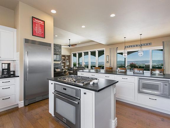 Kitchen Open to the Great Room