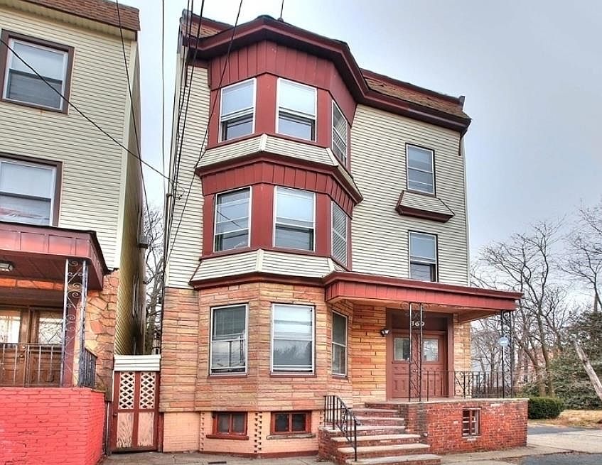 1st image of 369 Littleton Ave Floor 1