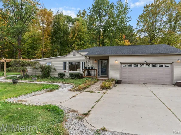 45055 McBride Ave, Van Buren Township, MI 48111