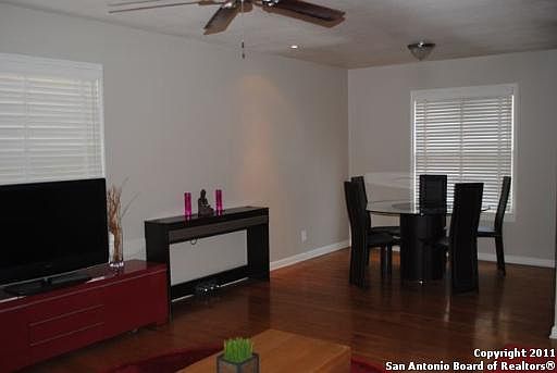 5th image of 111 Vassar Ln