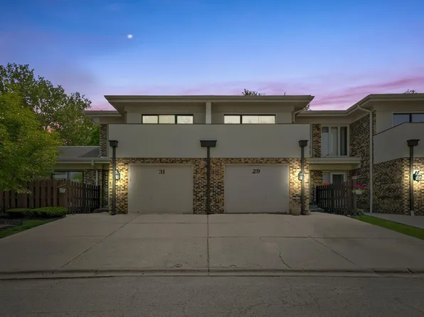 31 Sorrento Dr, Palos Heights, IL 60463