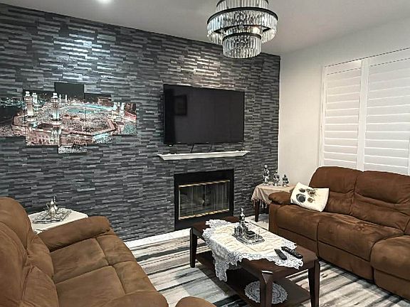 3rd image of 1312 Hermosa Dr