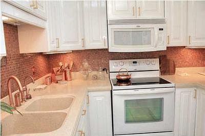 5th image of 120 Douglas St APT A5