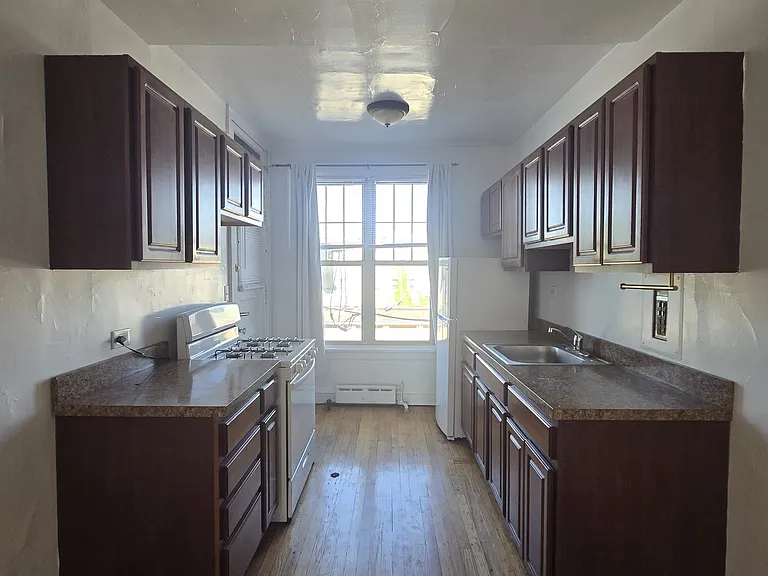 909 Elmwood Ave #O3 — Photo 5