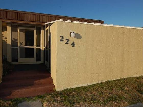 2nd image of 224 W Henry St
