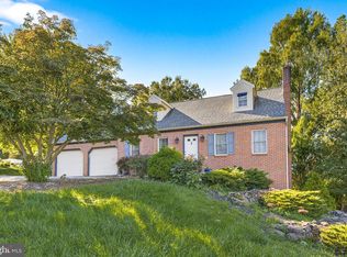 710 Dustin Dr, Lancaster, PA 17601