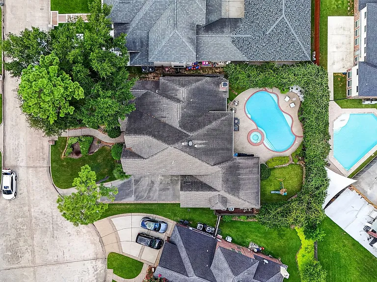 16410 Emilia Ct — Photo 37