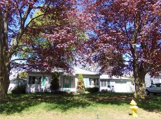 342 Pemberton Rd, Rochester, NY 14622