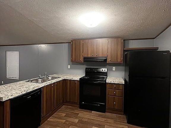 3rd image of 1707 E Blanchard Ave