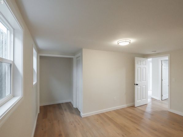 portland-oregon-176559619 picture