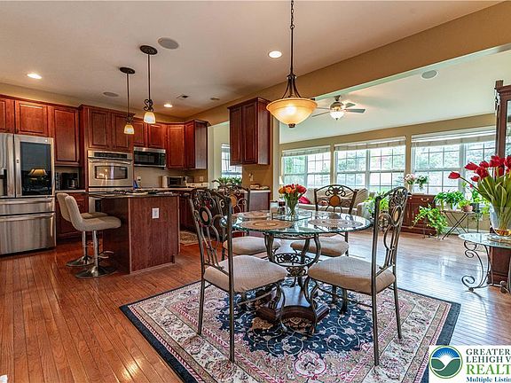 4th image of 4415 Crosswinds Dr