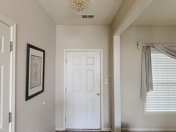 5th image of 3753 Winthrop Dr