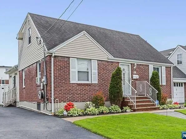 114 Philip Ave, Elmwood Park, NJ 07407