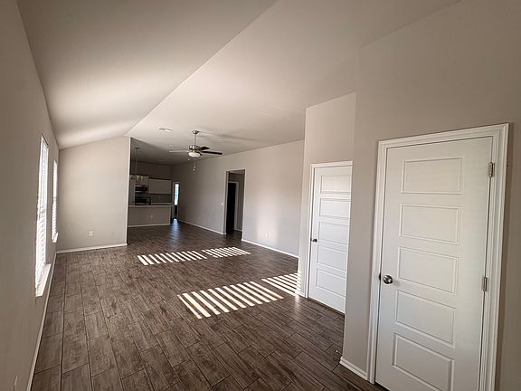 4th image of 11632 SW 12th St