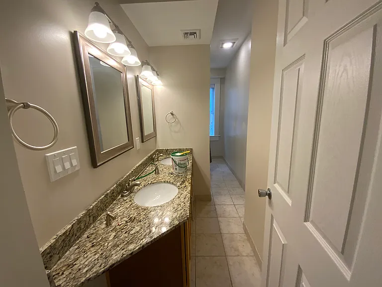 16 Short St #2 — Photo 8