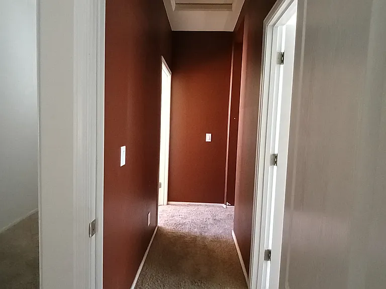 N 77th Gln — Photo 34