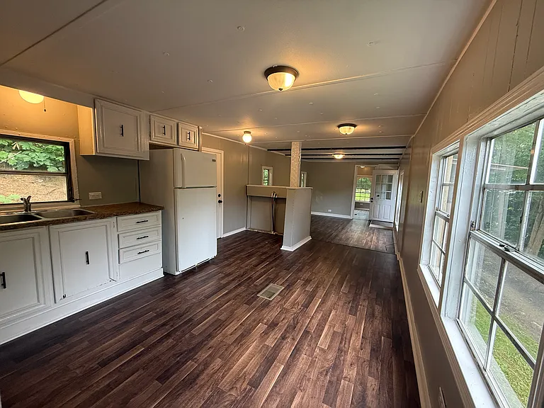 637 Country Girl Rd — Photo 3