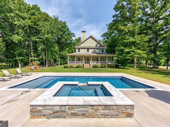 2nd image of 632 Geiger Rd