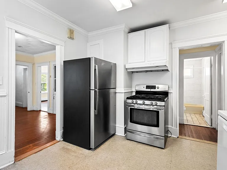 75 Orchard St — Photo 2