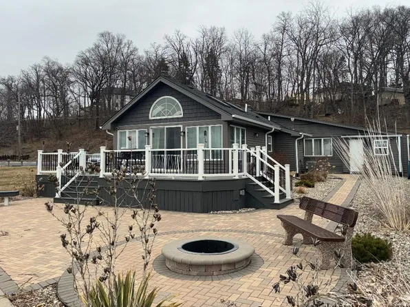 7405 Lake Shore Dr, Cedar Lake, IN 46303