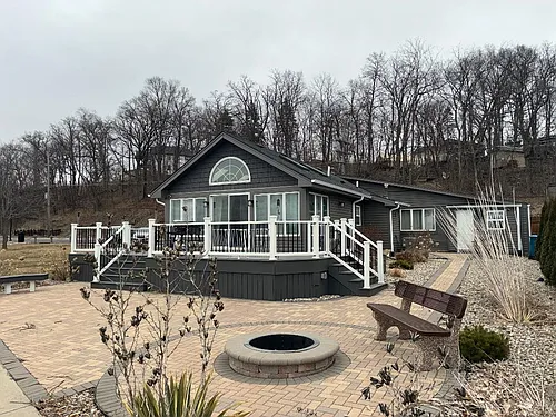 7405 Lake Shore Dr Photo 1