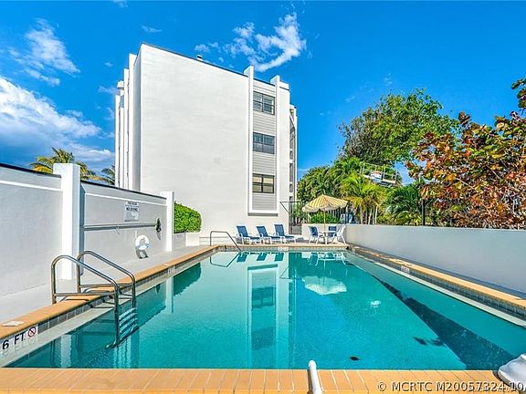 4th image of 1289 NE Ocean Blvd APT 12