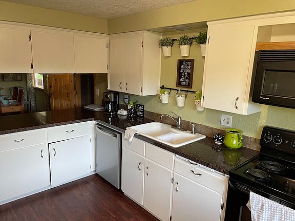 5th image of 13630 Gaffney Ln