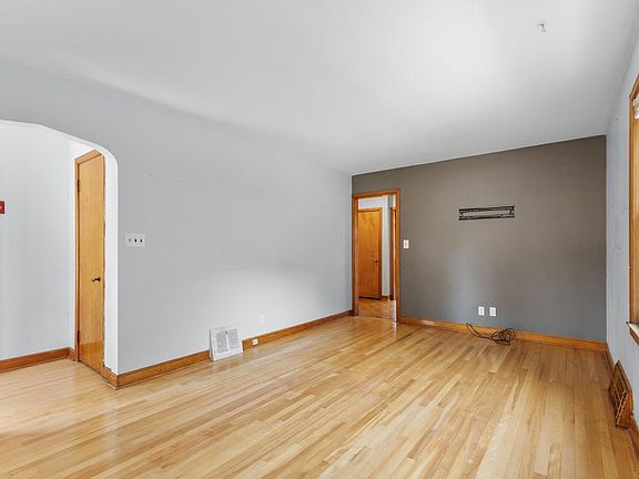 3rd image of 4026 W Oklahoma AVENUE