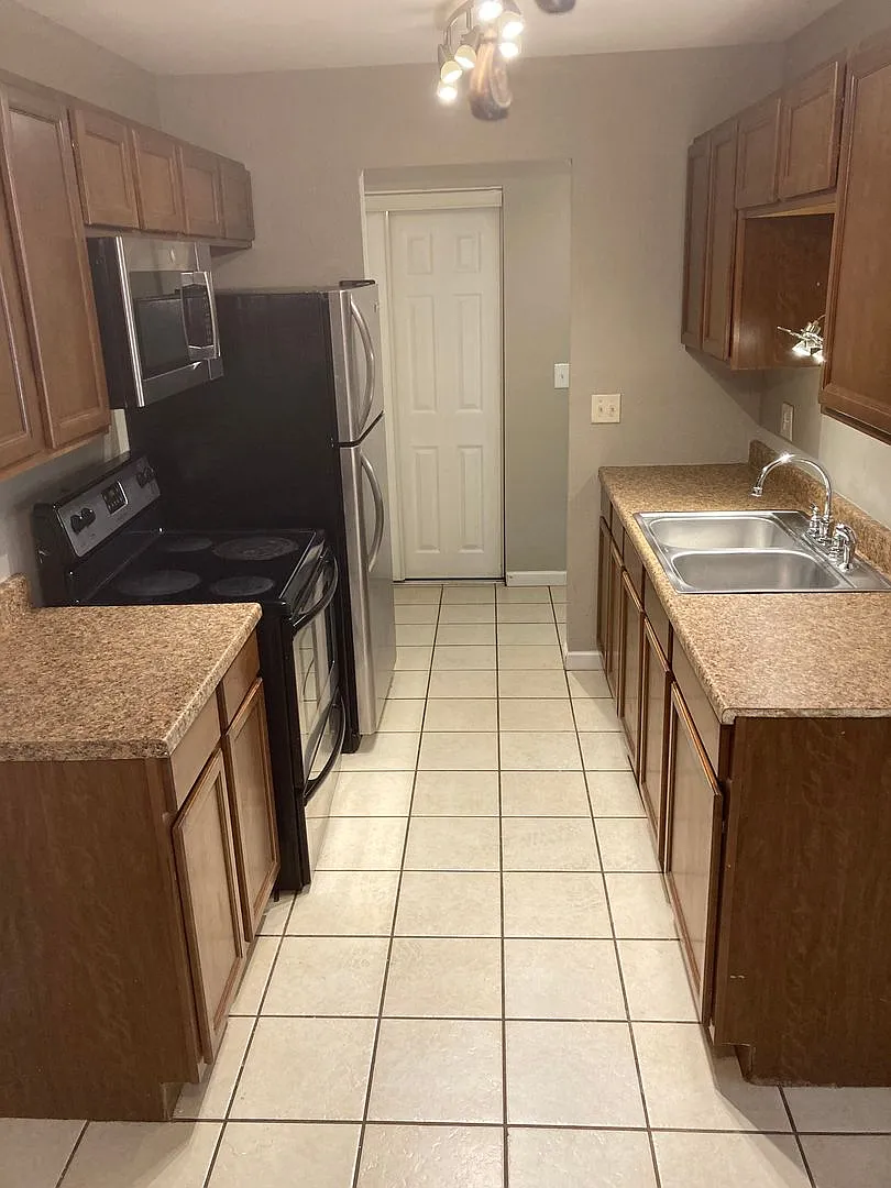 Kellar Commons — Photo 1