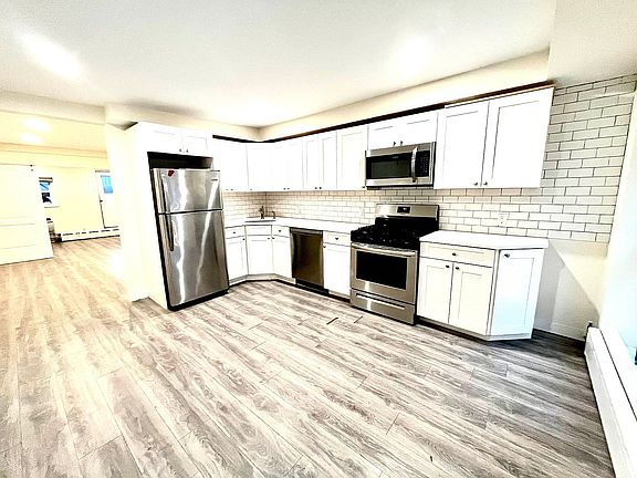 2nd image of 509 W 23rd St Unit 2