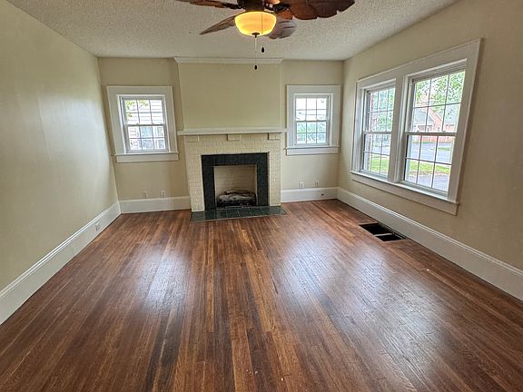 3rd image of 1110 Hinshaw St APT A