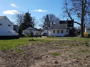 8 S Pine St, Niantic, CT 06357