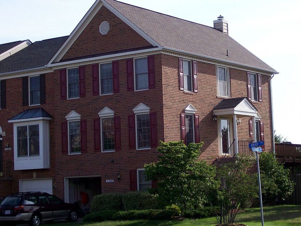 Brick End Unit with Garage