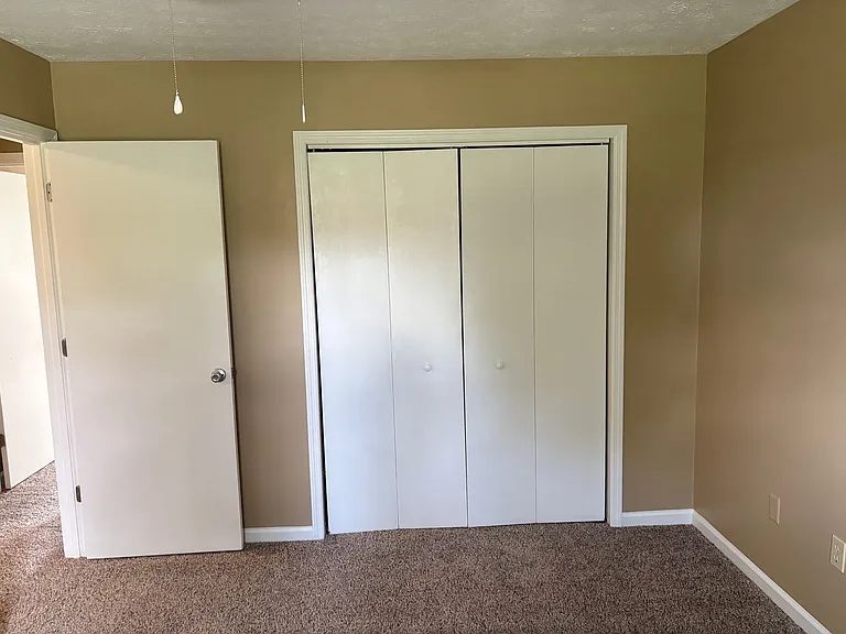 216 Calumet Dr — Photo 4