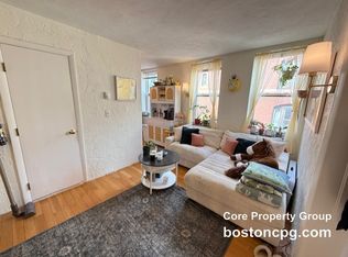 35 Charter St #8, Boston, MA 02113