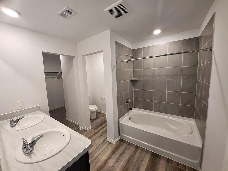 1135 Sultana Springs Ct — Photo 10
