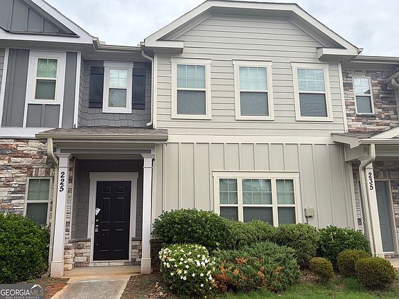 2nd image of 225 Orchard Dr