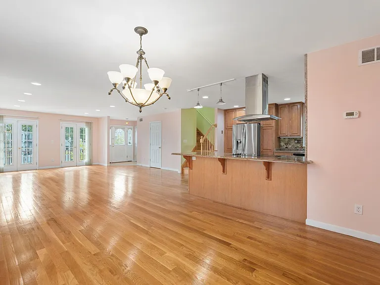 13 Humphrey Ave #1 — Photo 11