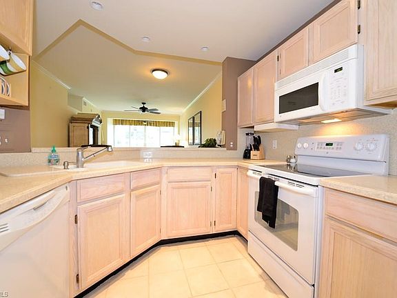 2nd image of 790 Wiggins Lake Dr APT 105