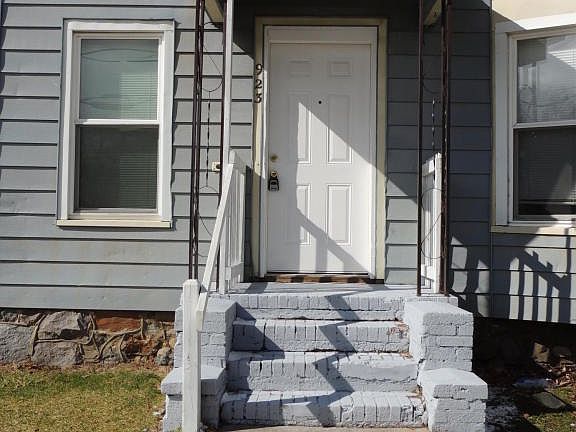 3rd image of 923 Kalamazoo Ave SE