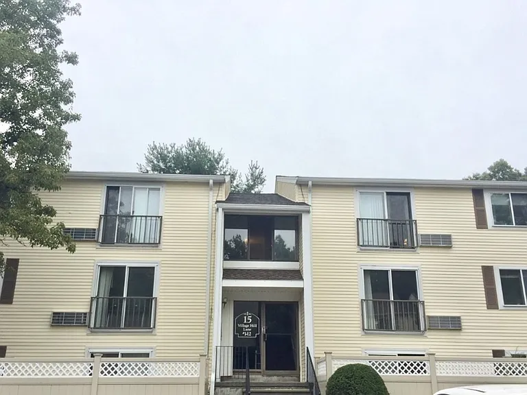 15 Village Hill Ln #12 — Photo 1
